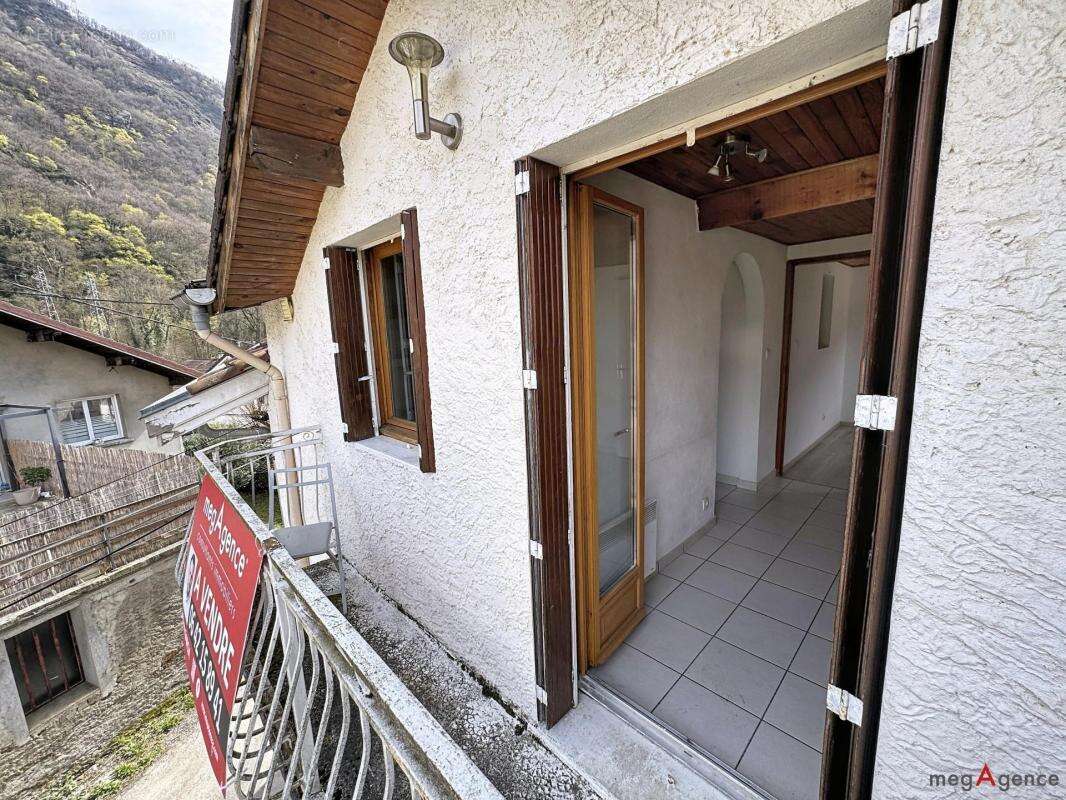 Appartement à VIZILLE