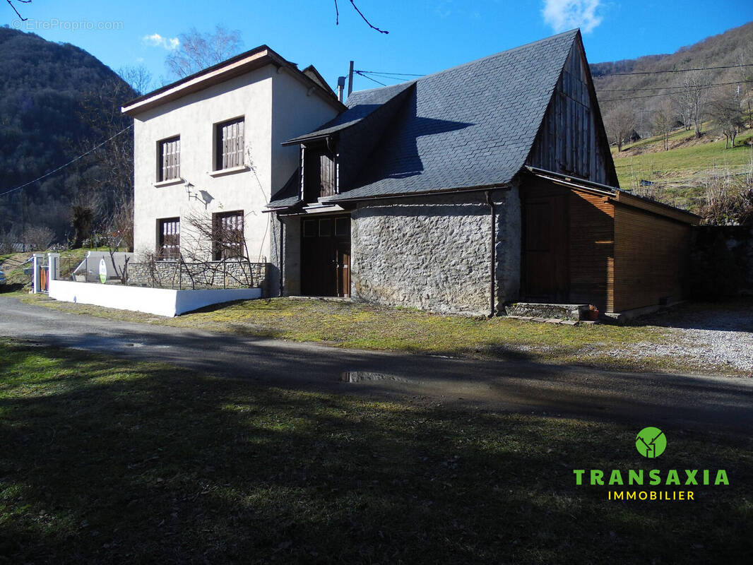 Maison et grange versant sud - Maison à SAINT-LARY