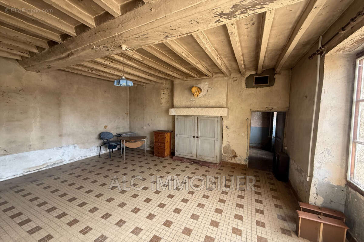 Maison 69 m² à Moulins-Le-Carbonnel  - photo 3