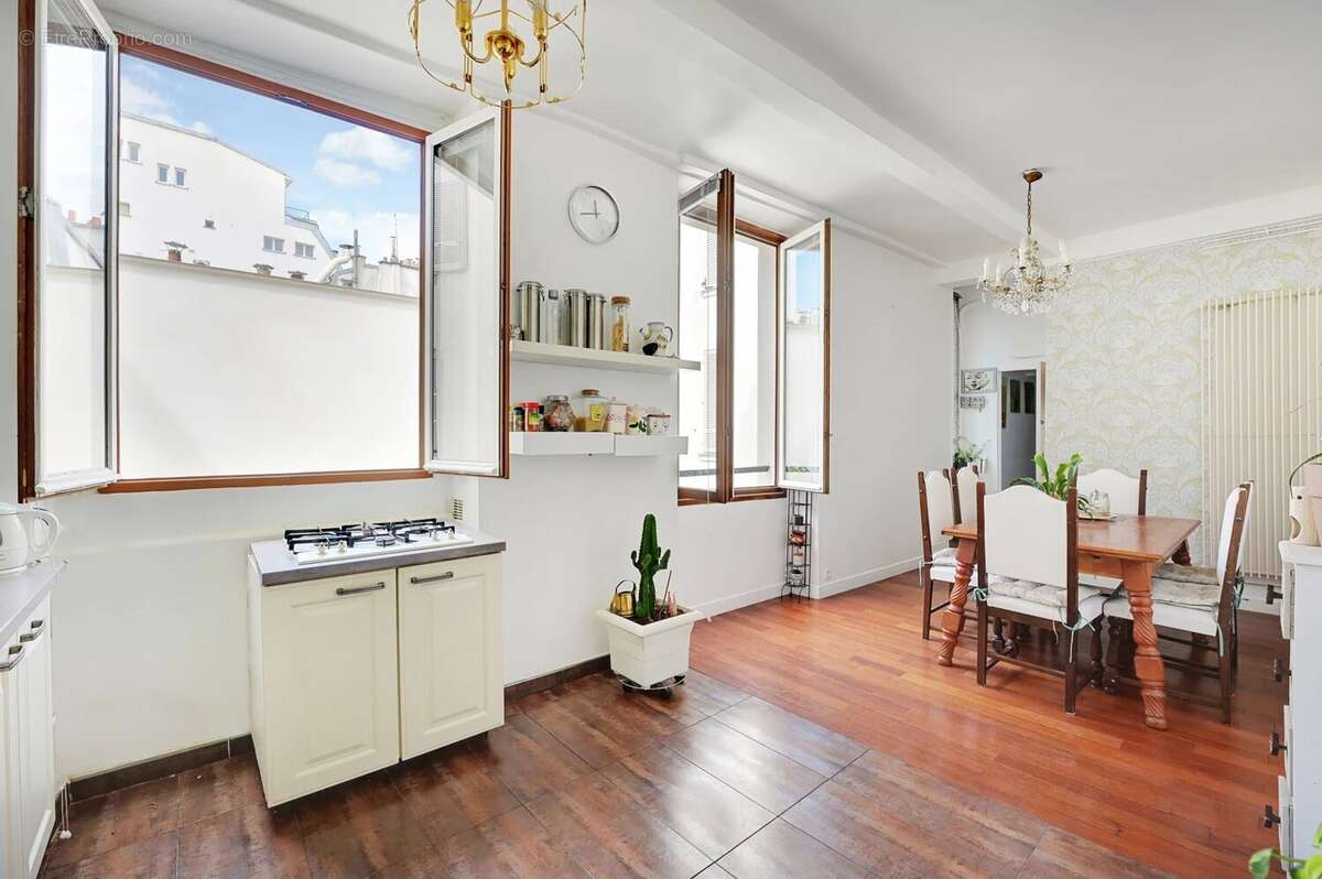 Appartement à PARIS-11E