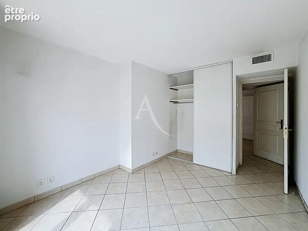 Appartement Antibes 4 pièces dernier étage- Centre Ville - photo 7