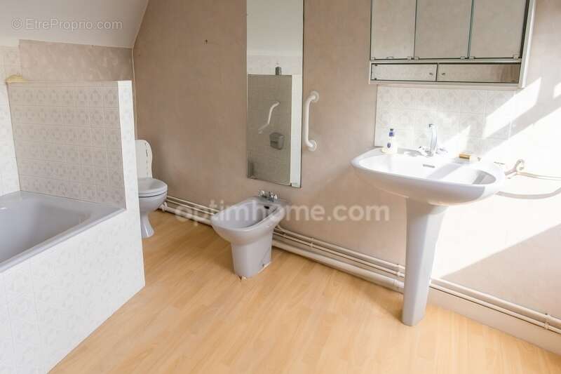 Maison à MONTIGNY-LES-CORMEILLES