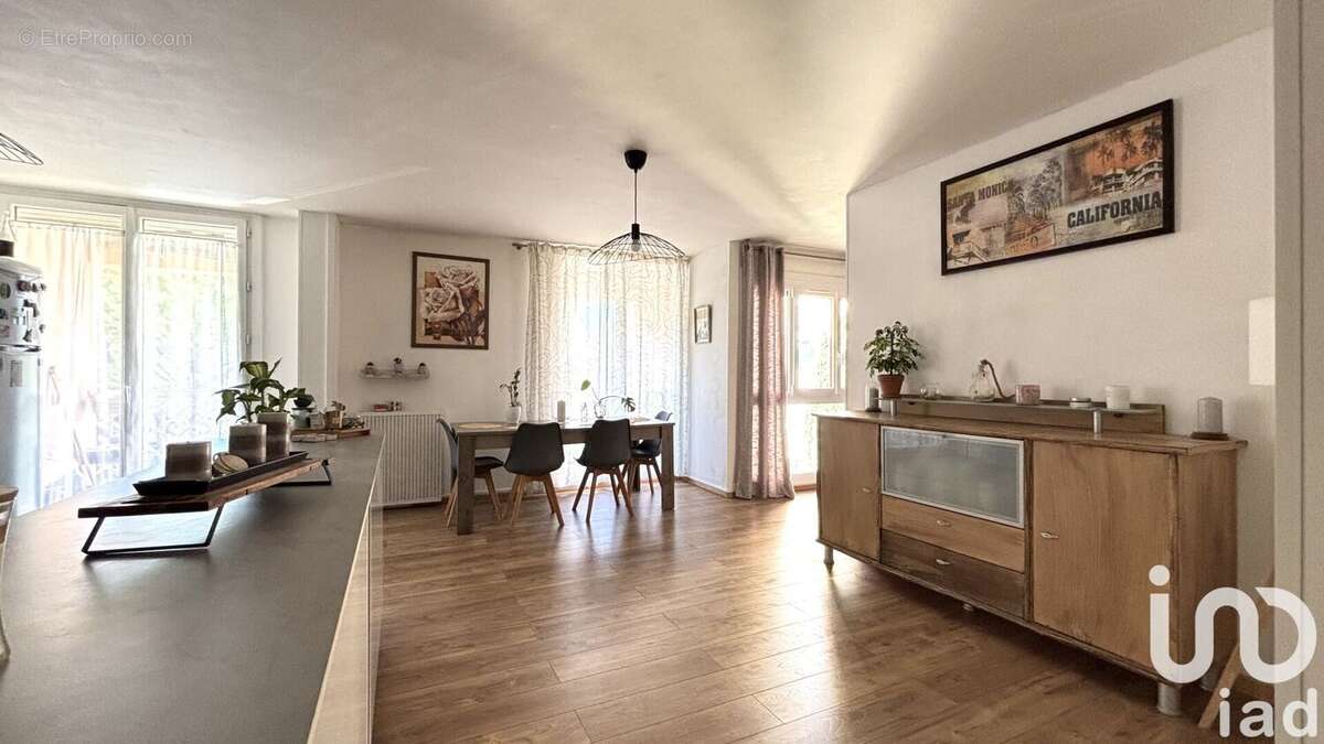 Photo 2 - Appartement à MARSEILLE-12E