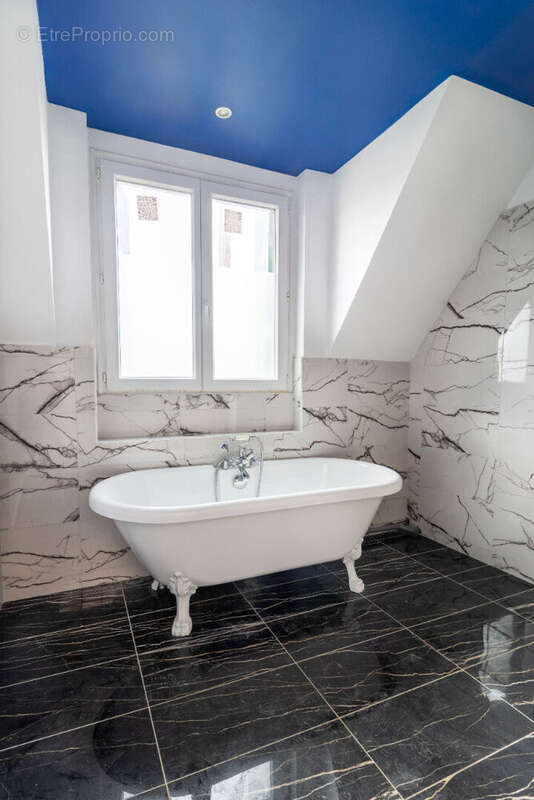 Maison à SARTROUVILLE