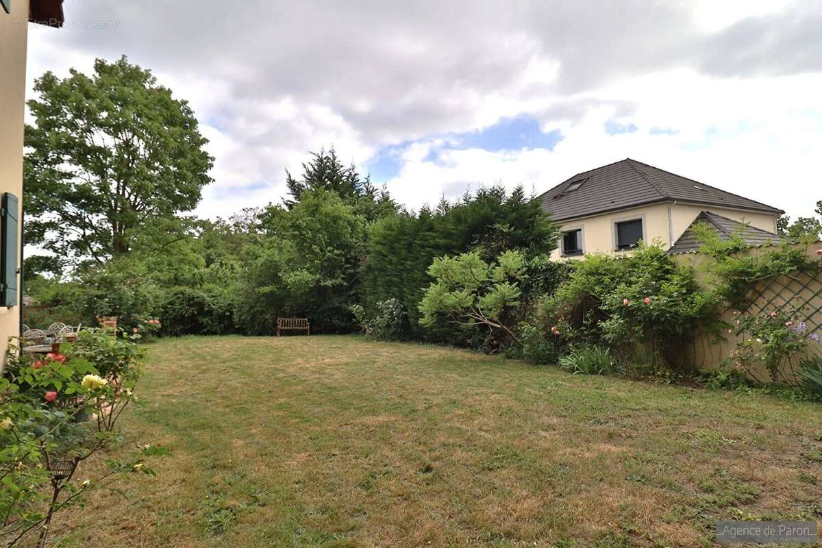 Maison à VERRIERES-LE-BUISSON