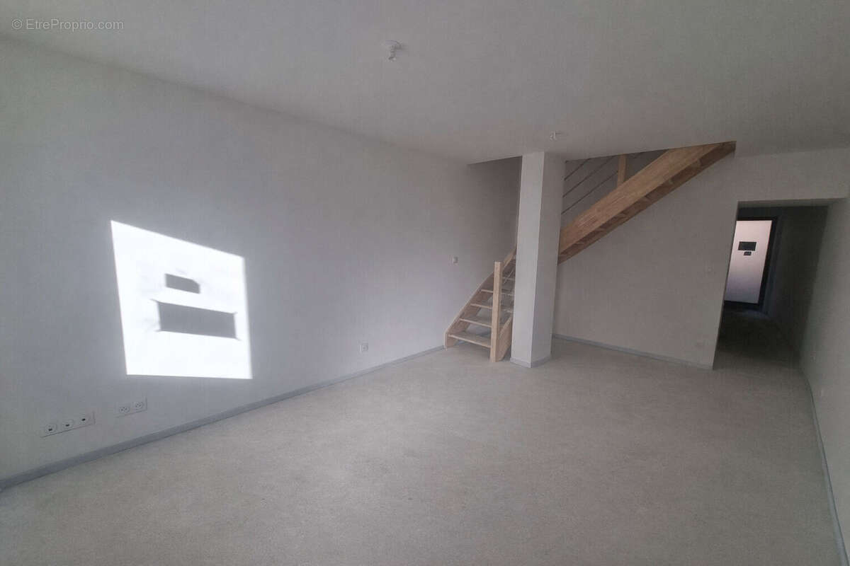 Maison à SAINT-SEBASTIEN-SUR-LOIRE