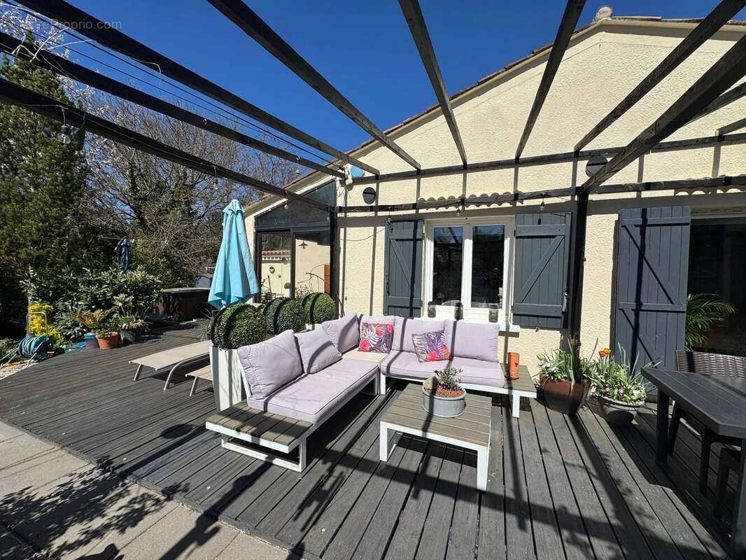 Maison à ENTRECASTEAUX