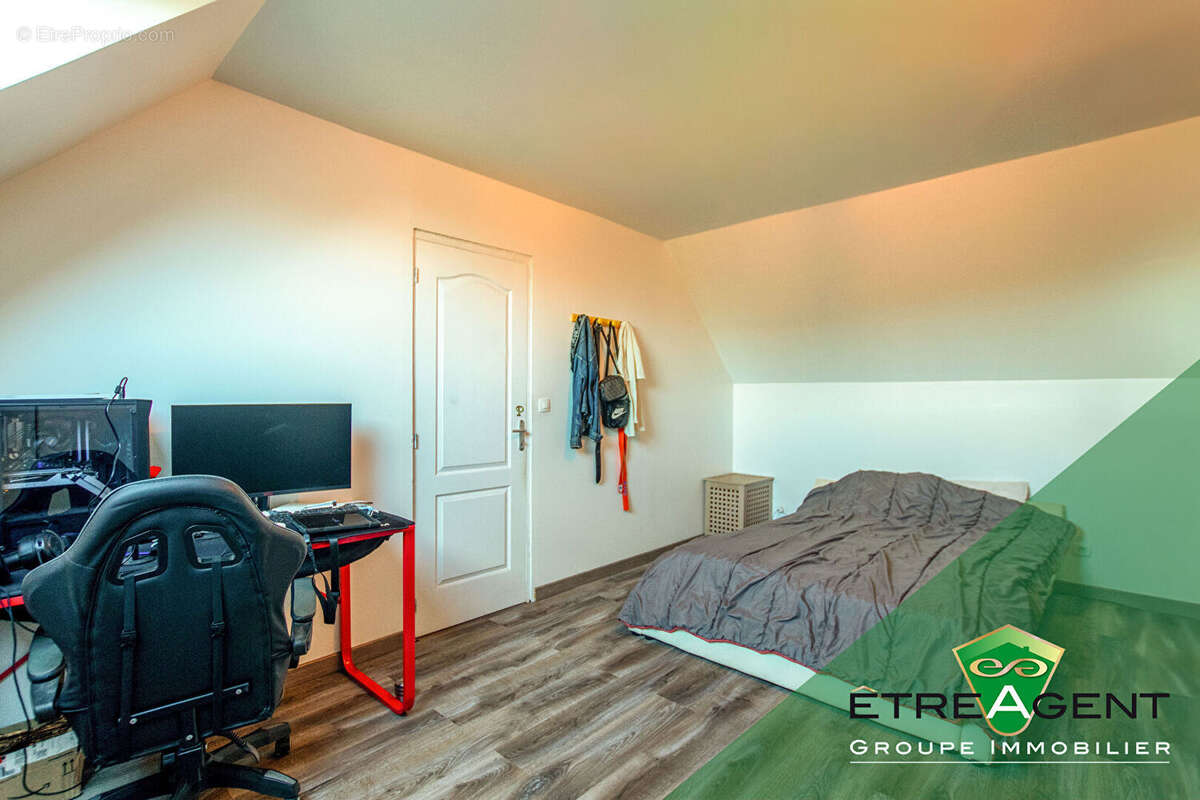 Maison à SAINT-CYR-DE-SALERNE