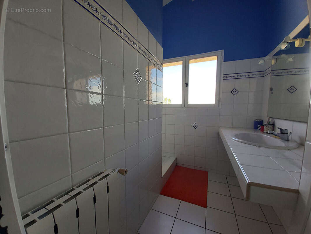Villa familiale avec piscine et appartement indépendant à vendre à Clarensac ? 145 m² sur 2500 m² de terrain - photo 11