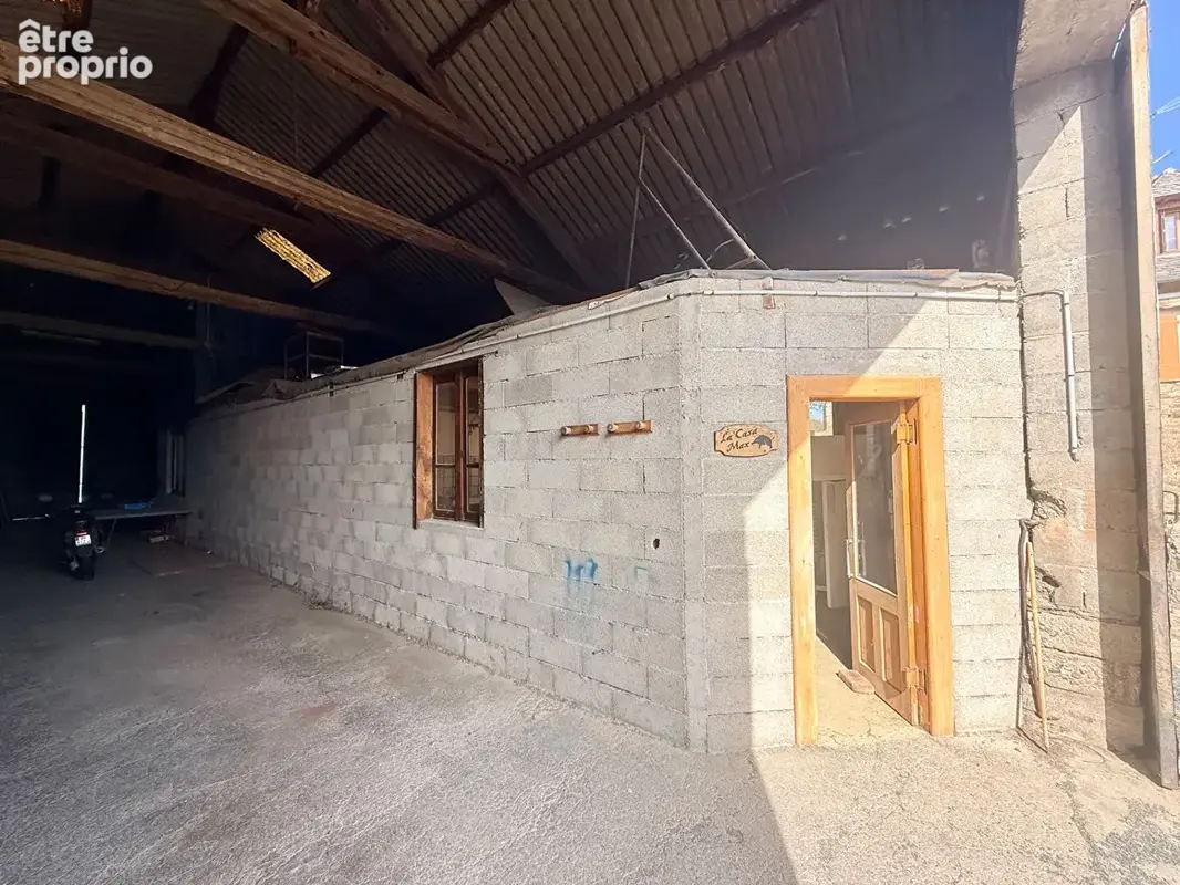 Hangar /atelier fermé de 232 m² - grandes ouvertures  - terrain de 387 m² - rullac saint cirq - photo 4