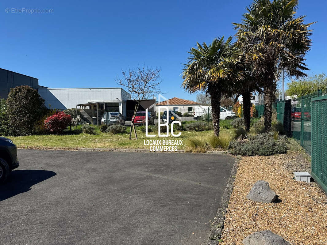 Commerce à LE LOROUX-BOTTEREAU