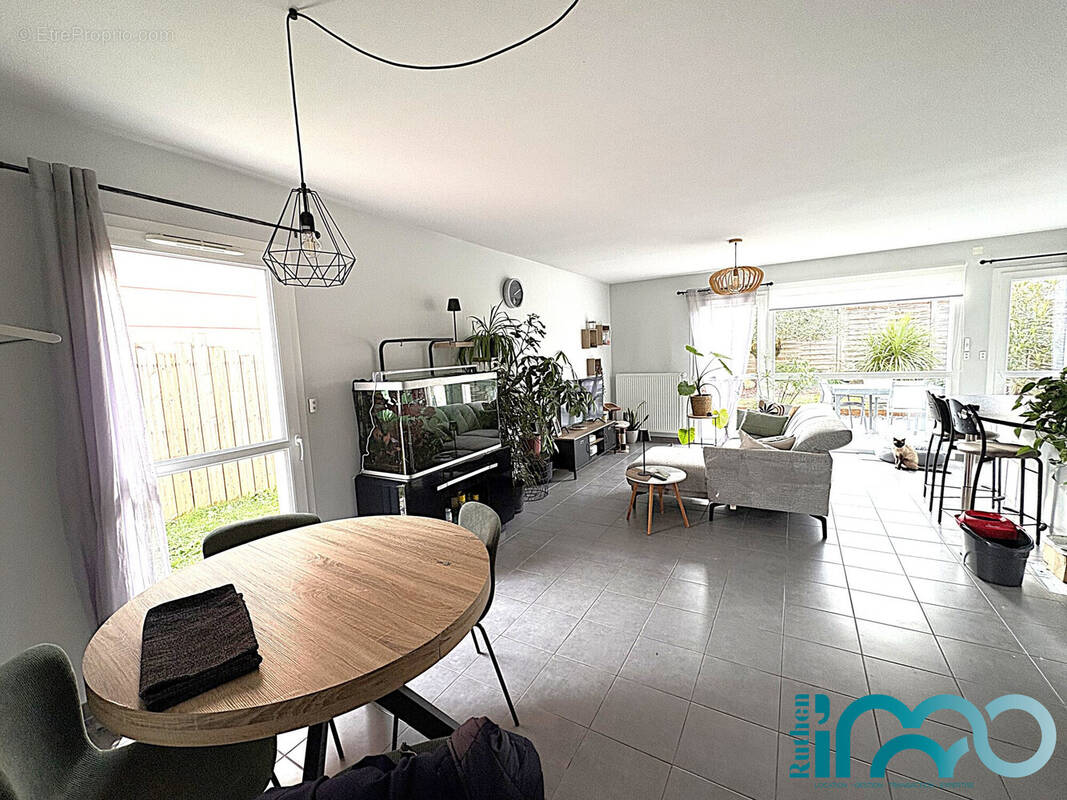 Maison à LE MONASTERE