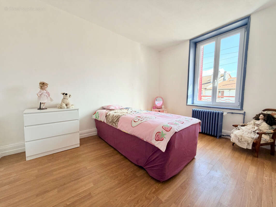 Maison à CHOLOY-MENILLOT