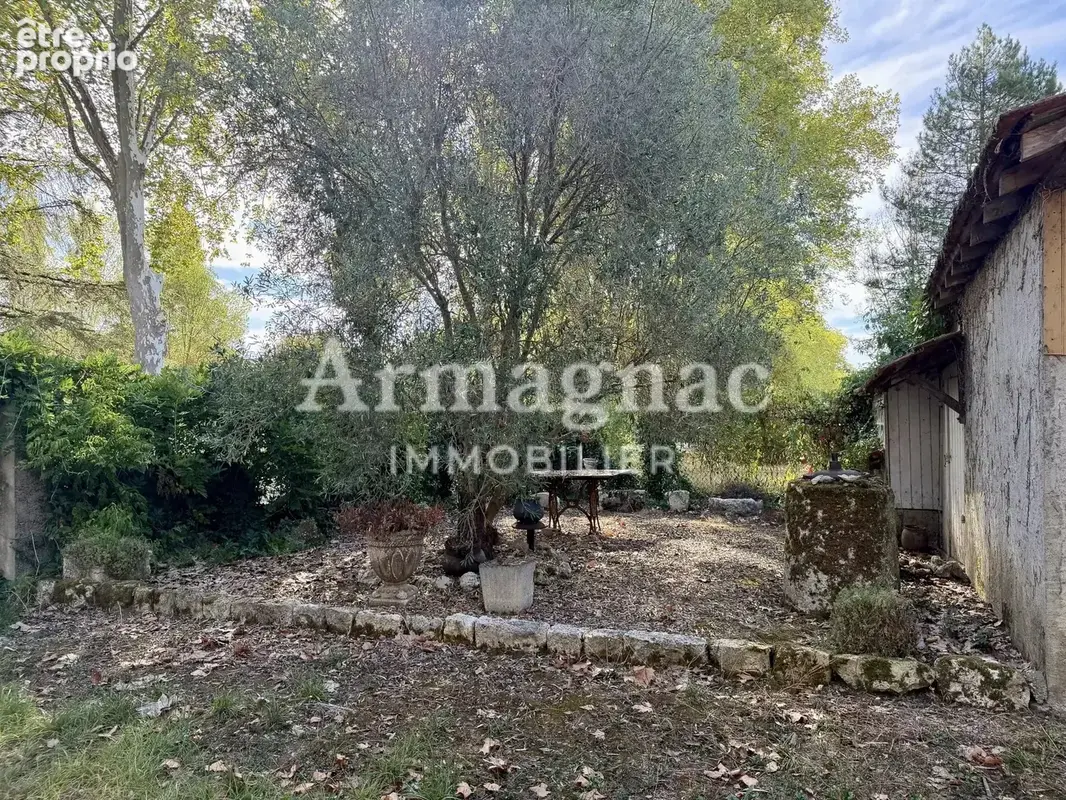 Maison en pierre à rénover avec jardin et dépendances - photo 15