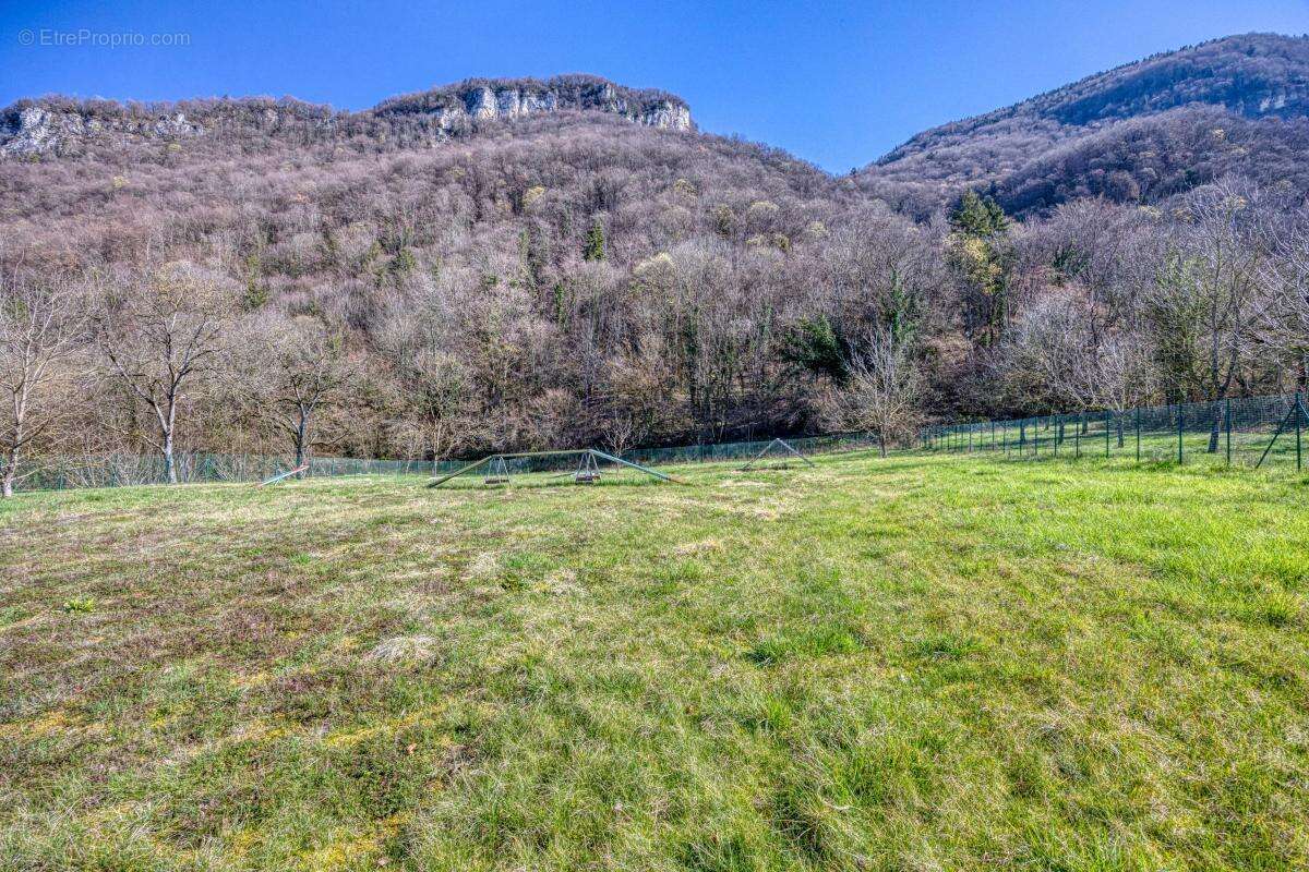 Maison 208 m² à Saint-Quentin-Sur-Isere  - photo 5