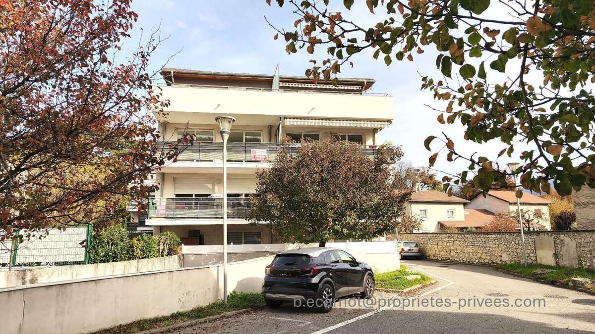 Appartement à VARCES-ALLIERES-ET-RISSET