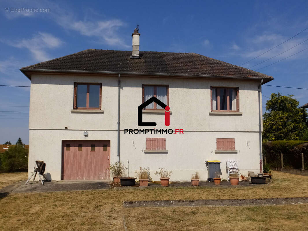 Maison 85 m² à Ainay-Le-Chateau  - photo 2