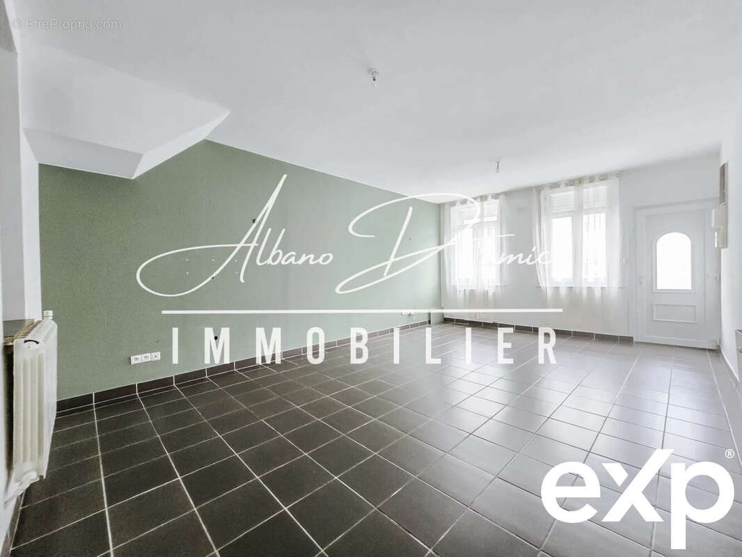 Maison à NEUVILLE-SAINT-REMY