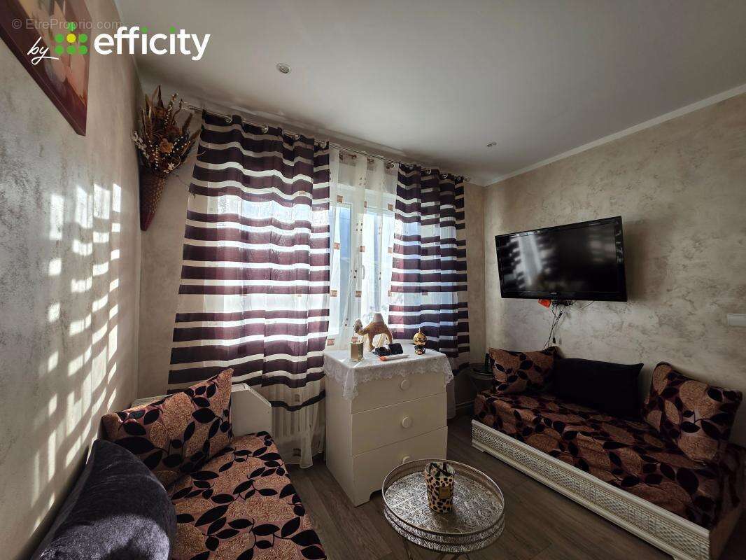 Maison à AULNOYE-AYMERIES