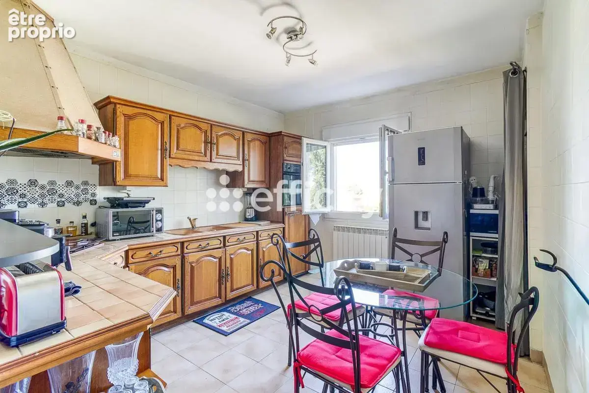 Maison 7 pièces 185 m² à vendre à Saint-Pierre-De-Chandieu (69780) - photo 7