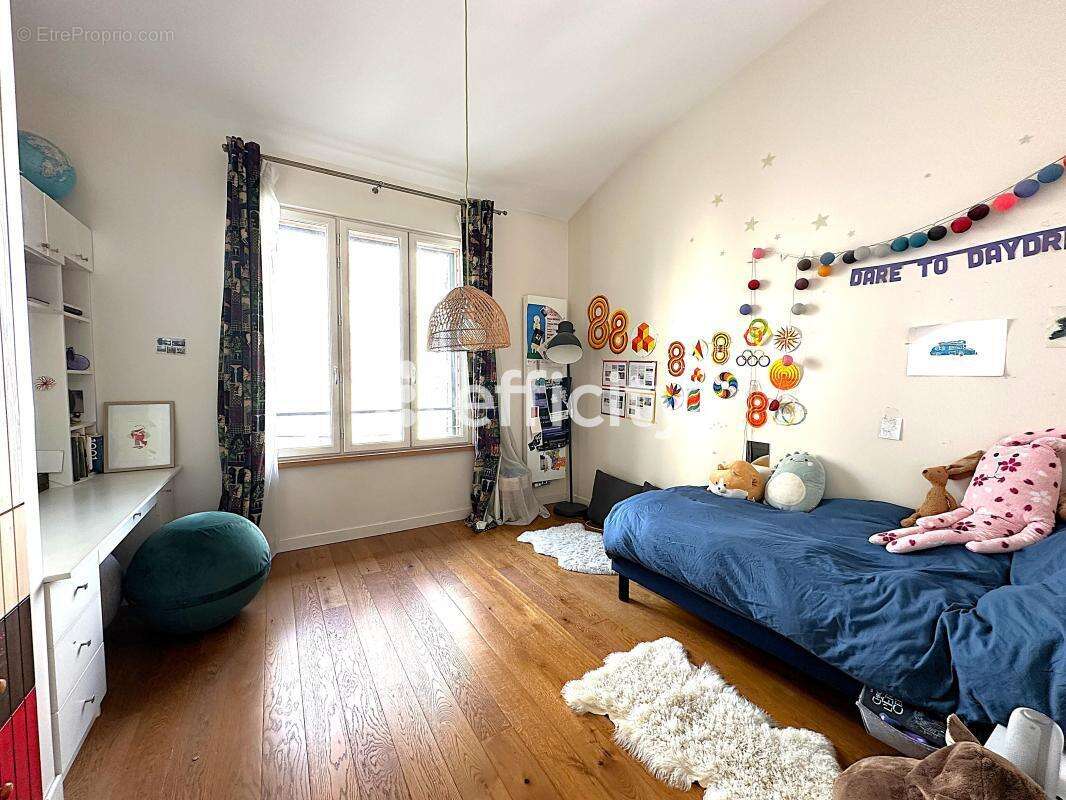 Appartement à PARIS-11E
