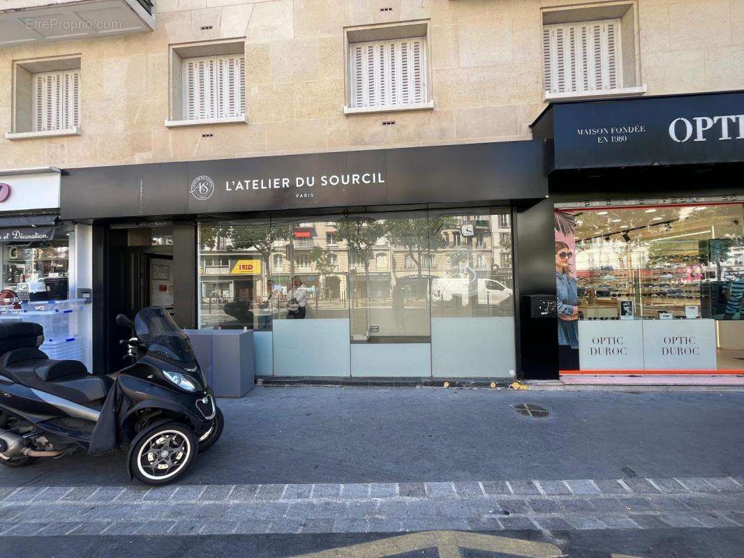 Commerce à PARIS-16E