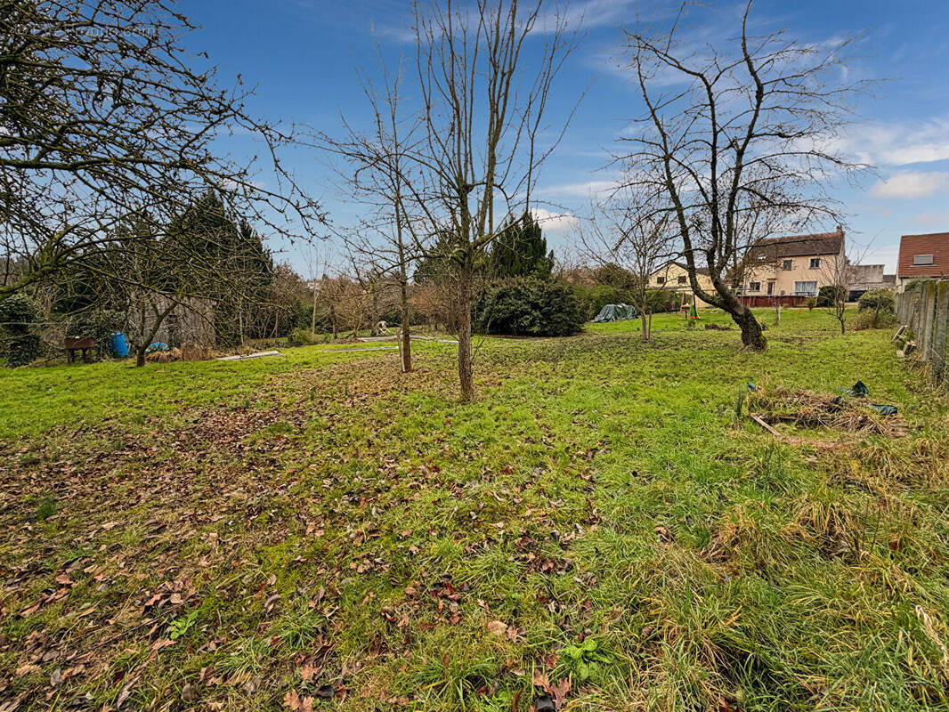 Terrain à SAULX-LES-CHARTREUX
