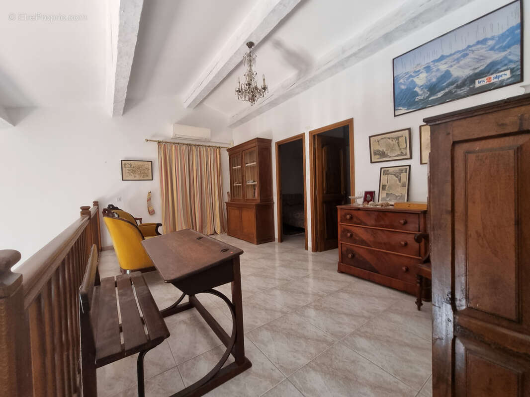 Maison à FOX-AMPHOUX