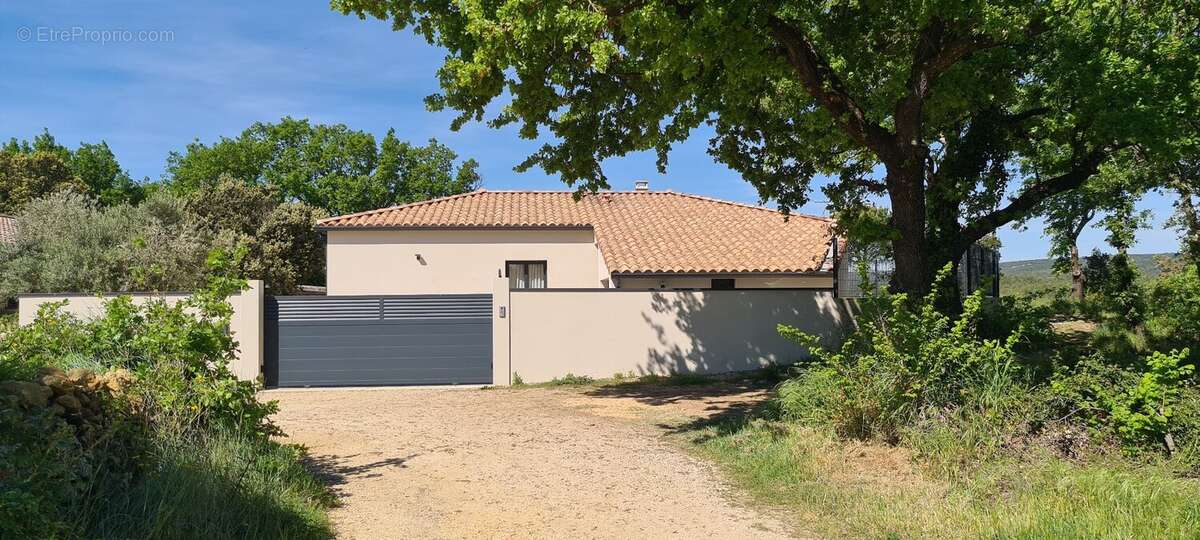 Maison à SAINT-QUENTIN-LA-POTERIE