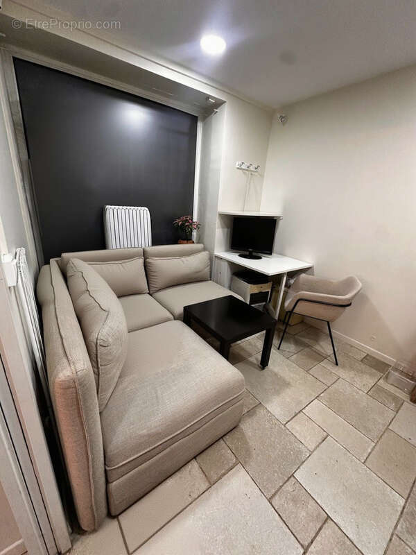 Commerce à FONTAINEBLEAU