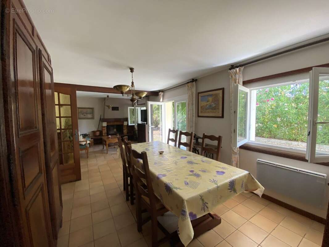 Ensemble immobilier de deux appartements - photo 7