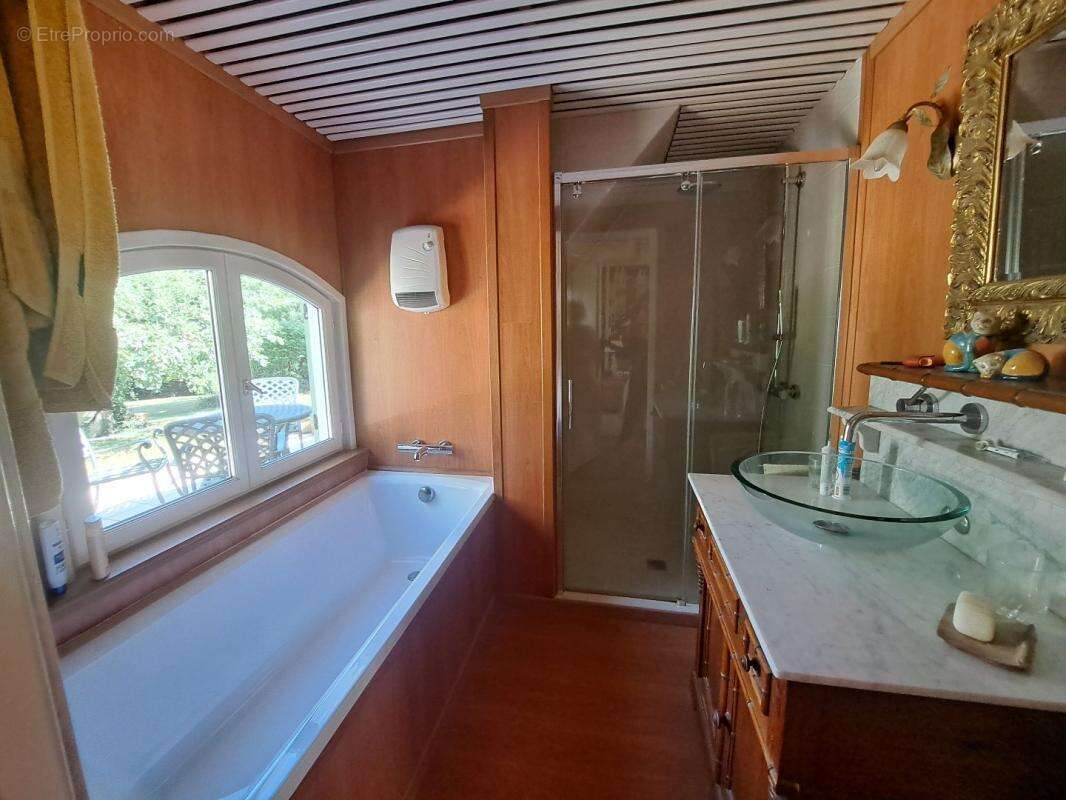 Maison à ARNAC-POMPADOUR