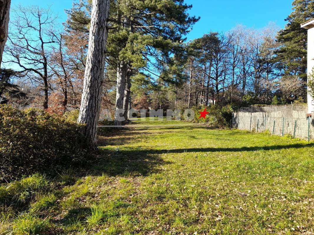 Terrain à VAUDREUILLE