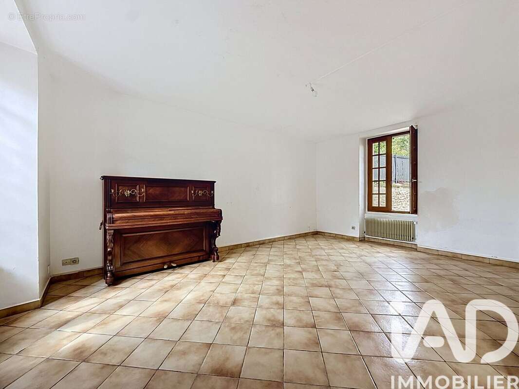 Photo 5 - Maison à DAMMARTIN-EN-SERVE