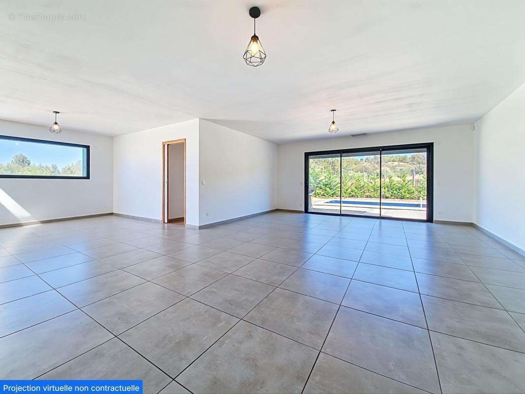 Maison à PEYRESTORTES