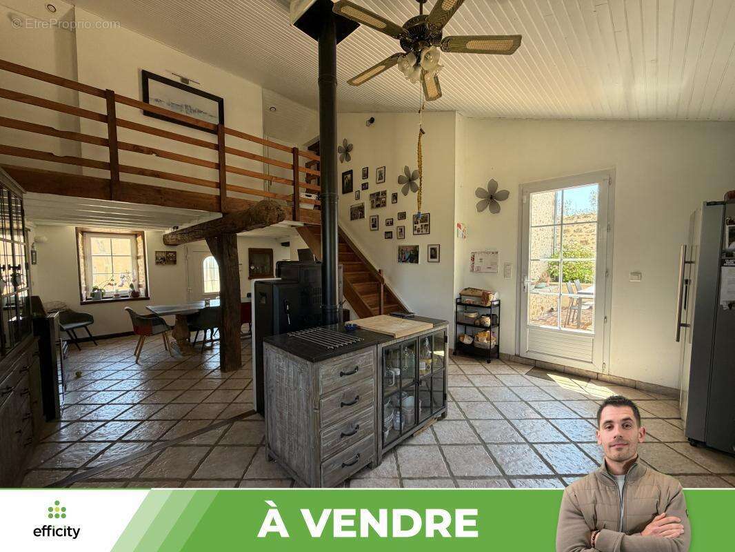 Maison 175 m² à Gizay  - photo 9