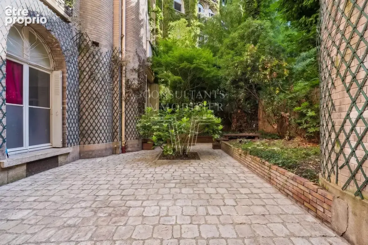 Place victor hugo/boissiere. appartement aux superbes volumes - photo 7
