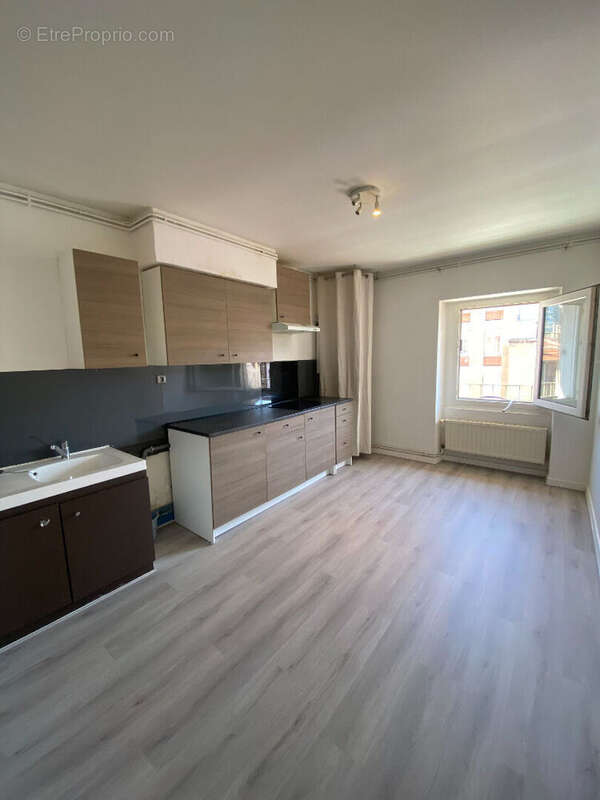 Appartement à SAINT-ETIENNE