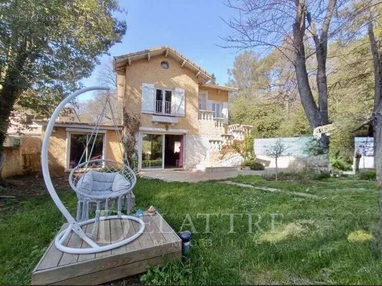 Maison à ROQUEFORT-LES-PINS