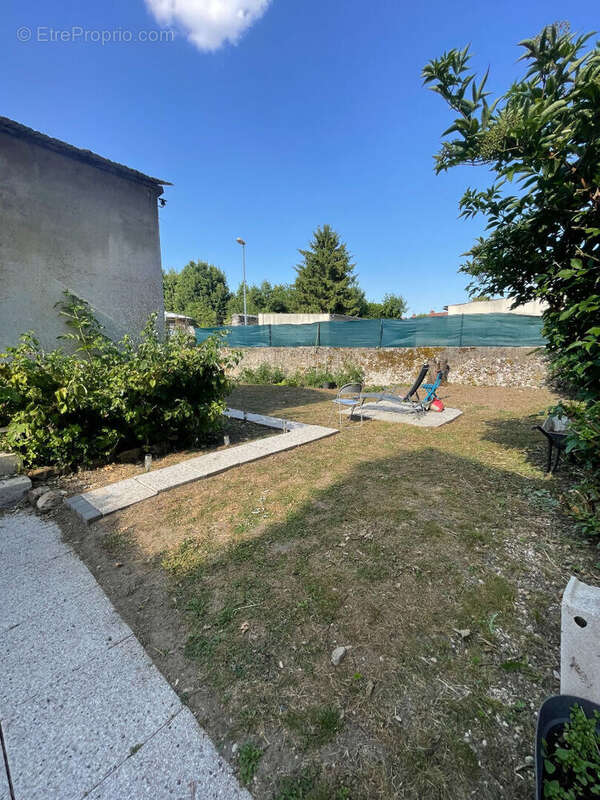 Vaste Maison ancienne centre ville avec jardin - photo 12