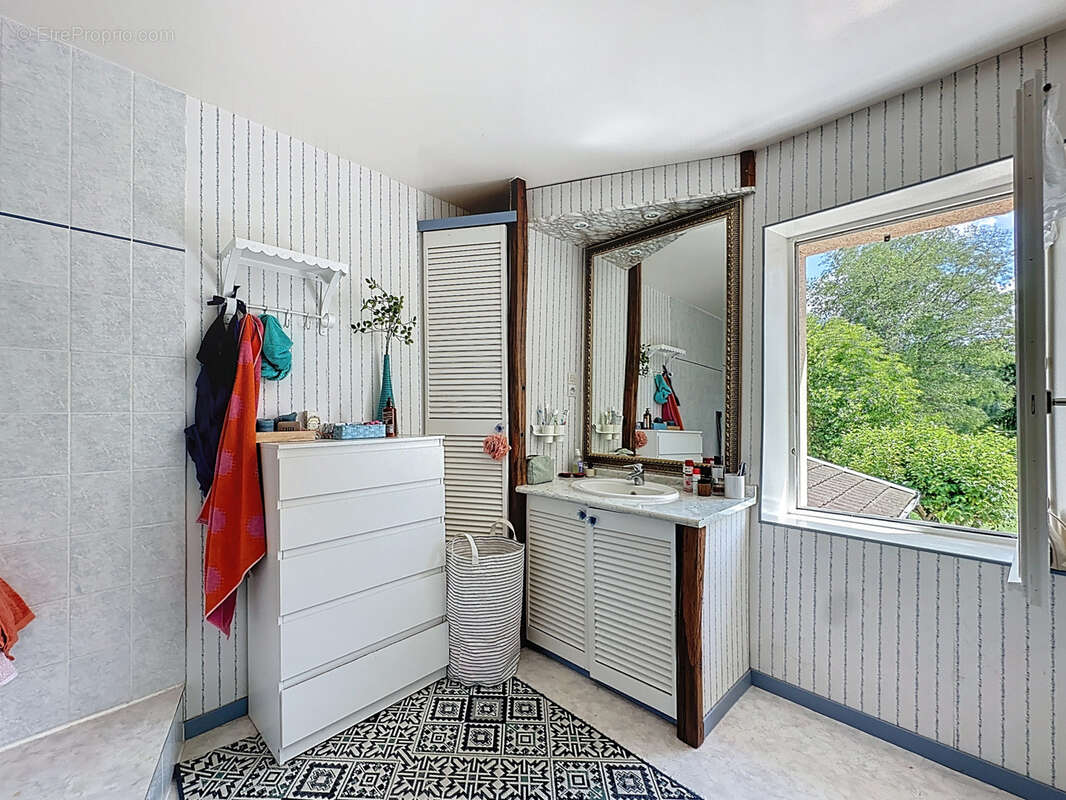 Maison à LA TOUR-DU-PIN