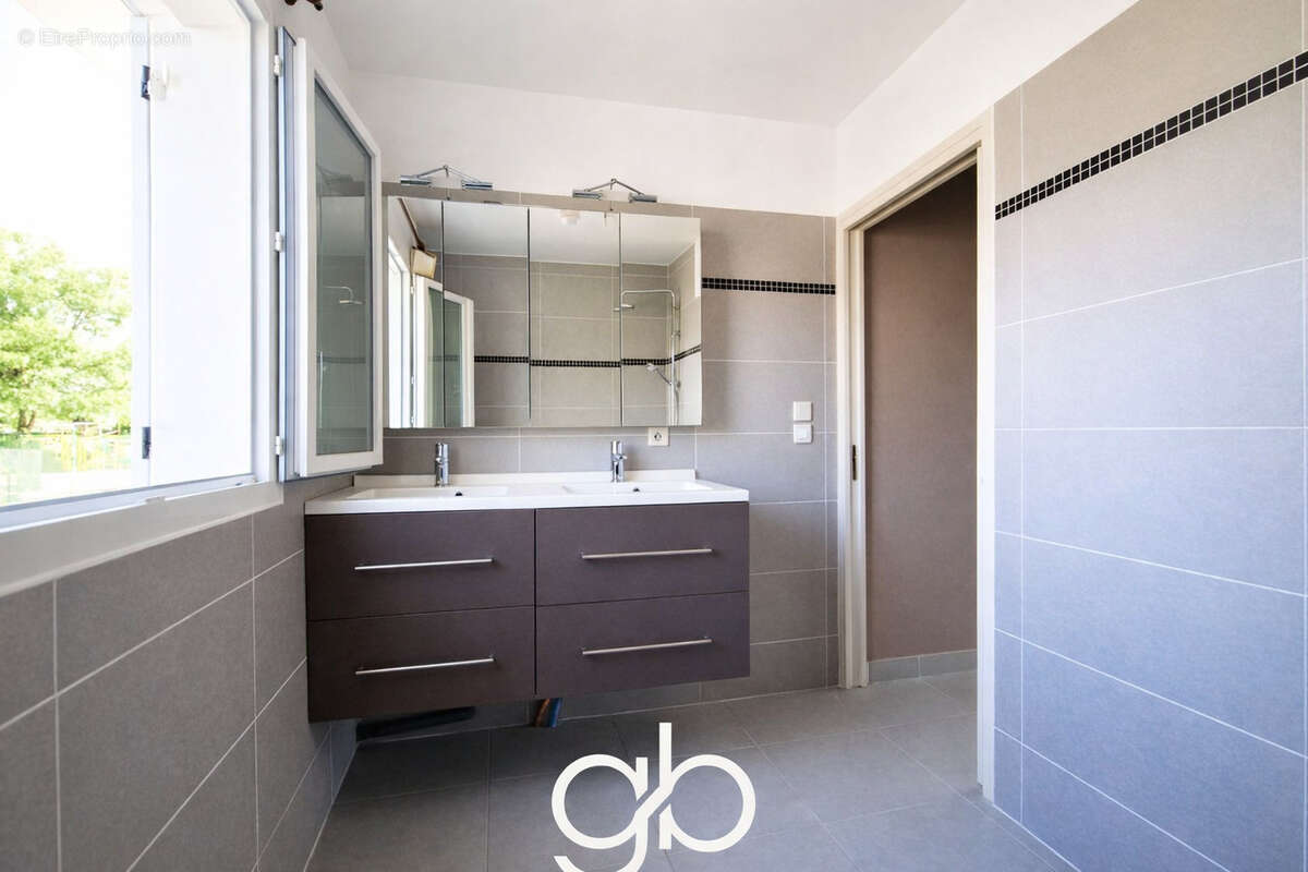 Maison à SAINT-VINCENT-DE-BARBEYRARGUES