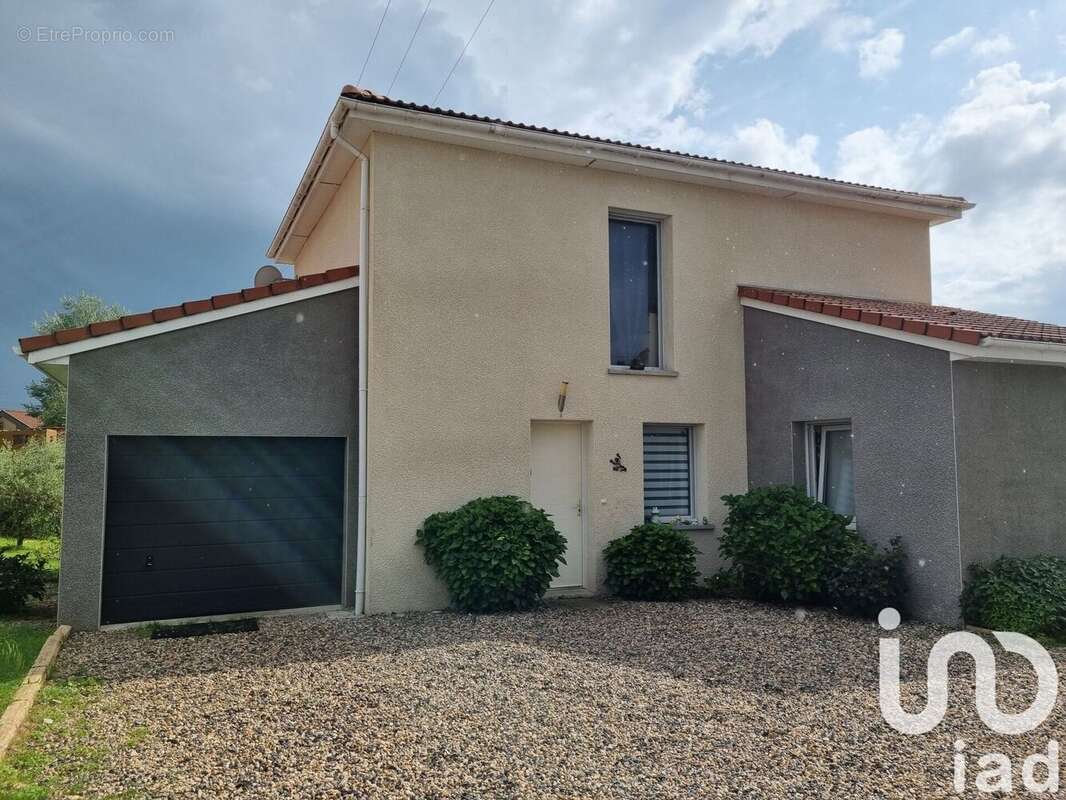 Photo 2 - Maison à HAUTE-RIVOIRE