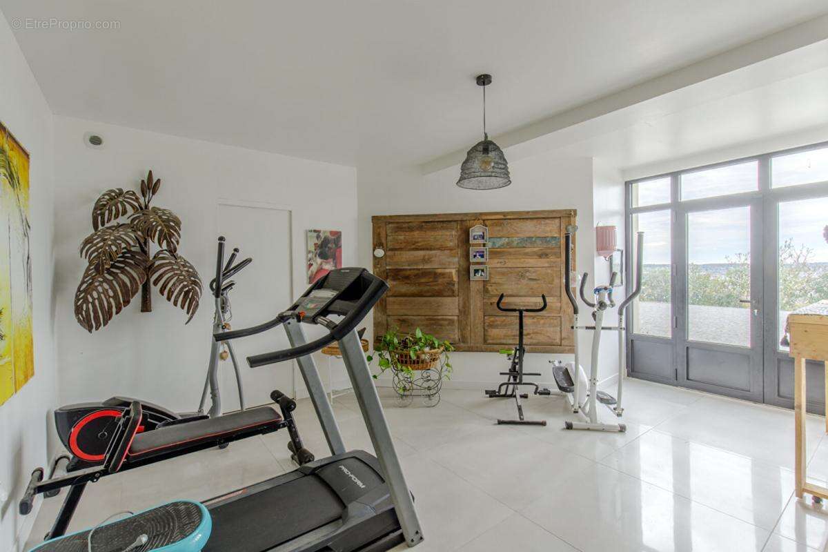 Maison à FOLLAINVILLE-DENNEMONT