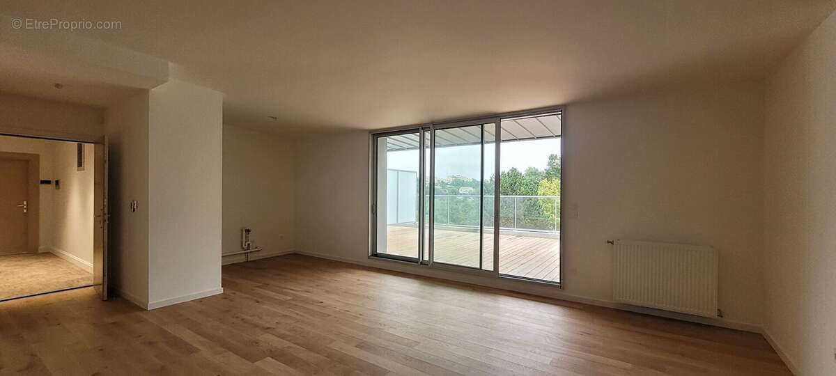 APPARTEMENT T4 + Grande Terrasse à Saint Martin du Touch - photo 4