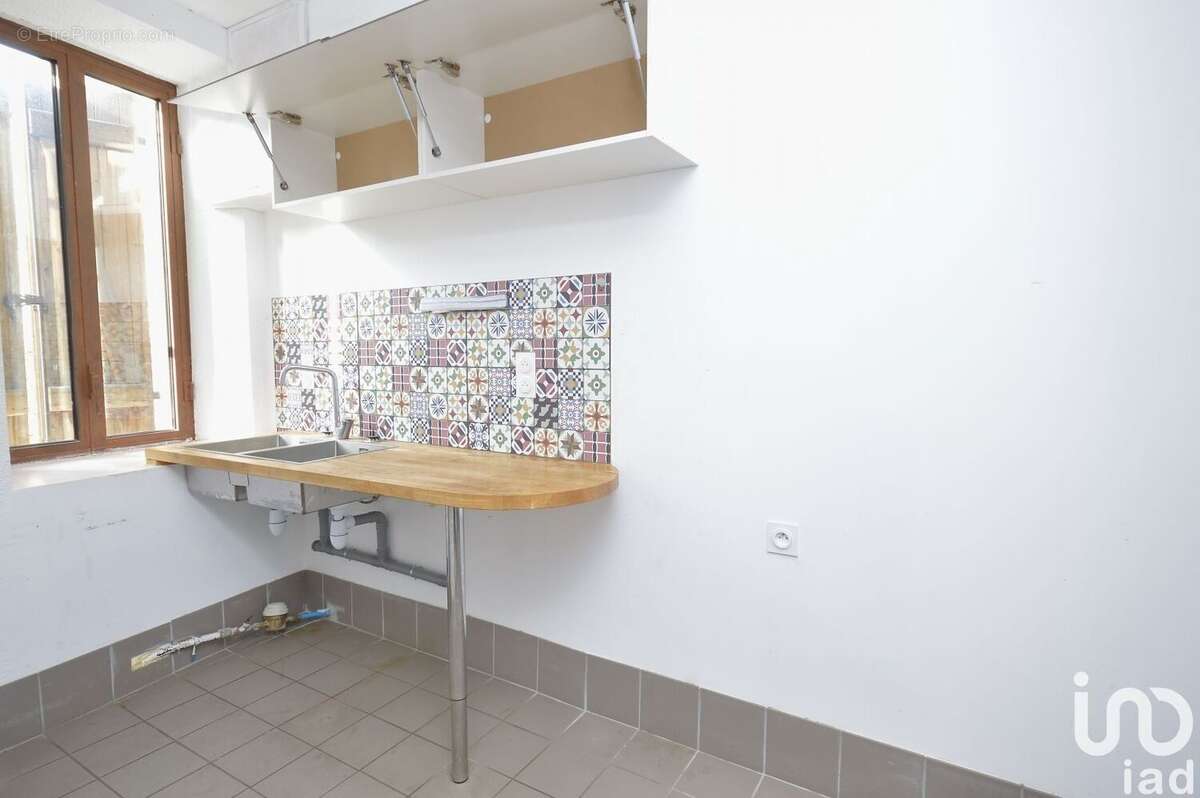 Photo 4 - Commerce à LAGRASSE