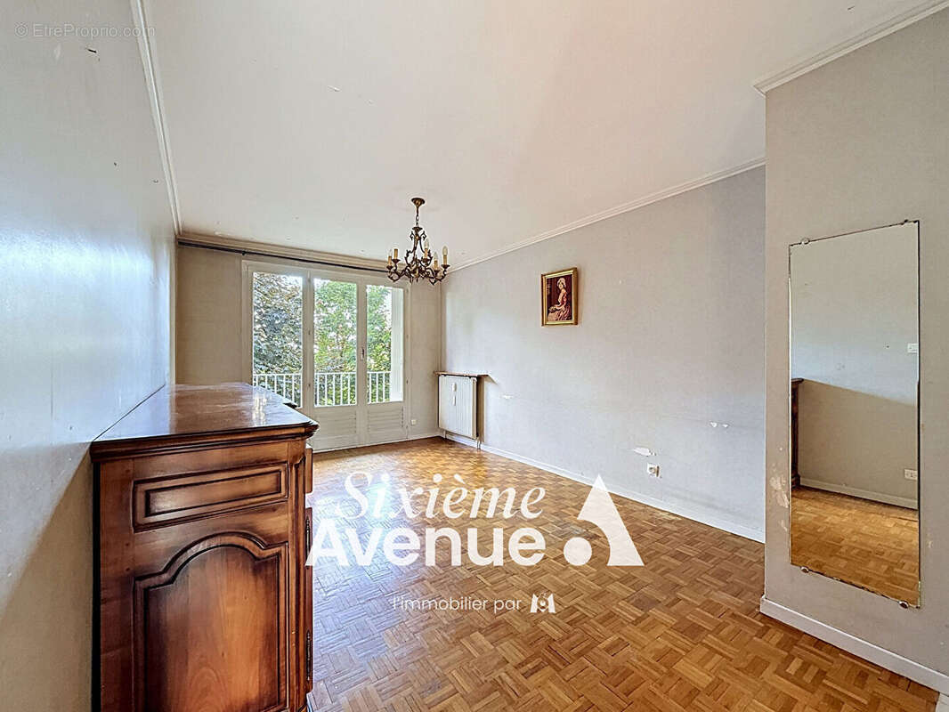 Appartement à DECINES-CHARPIEU
