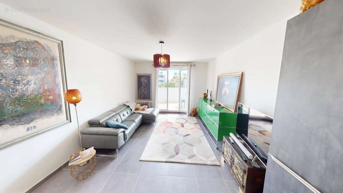 Appartement à VILLENEUVE-LOUBET