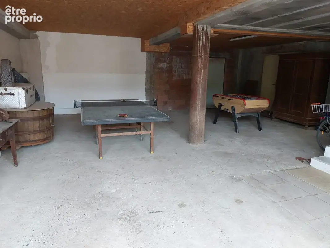 Weiler, ensemble immobilier niché dans un cadre verdoyant, à proximité de la forêt. - photo 13