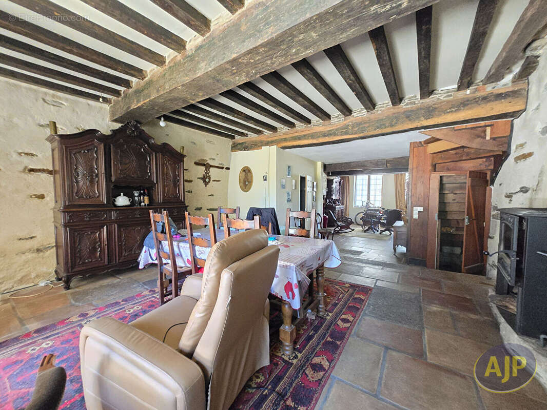 Maison à JOSSELIN